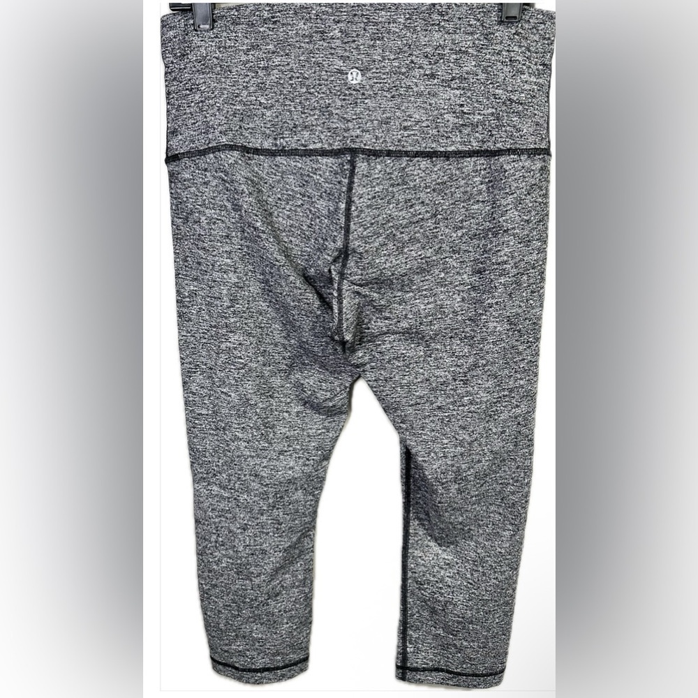 Lululemon Wunder Under HR Crop 21" Size 12 in Heathered Black - Picture 4 of 6